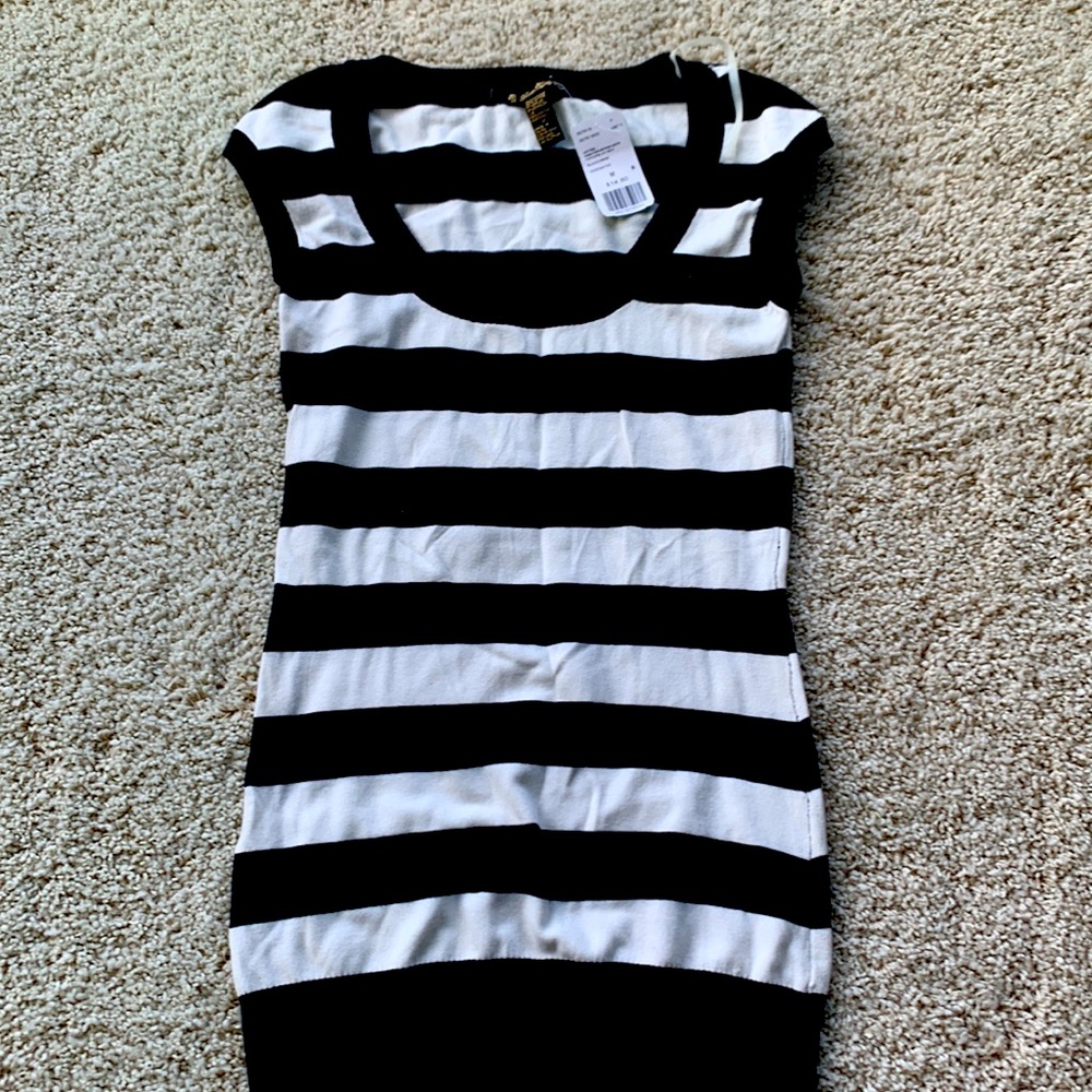 Forever 21 Women’s sleeveless cotton tank.